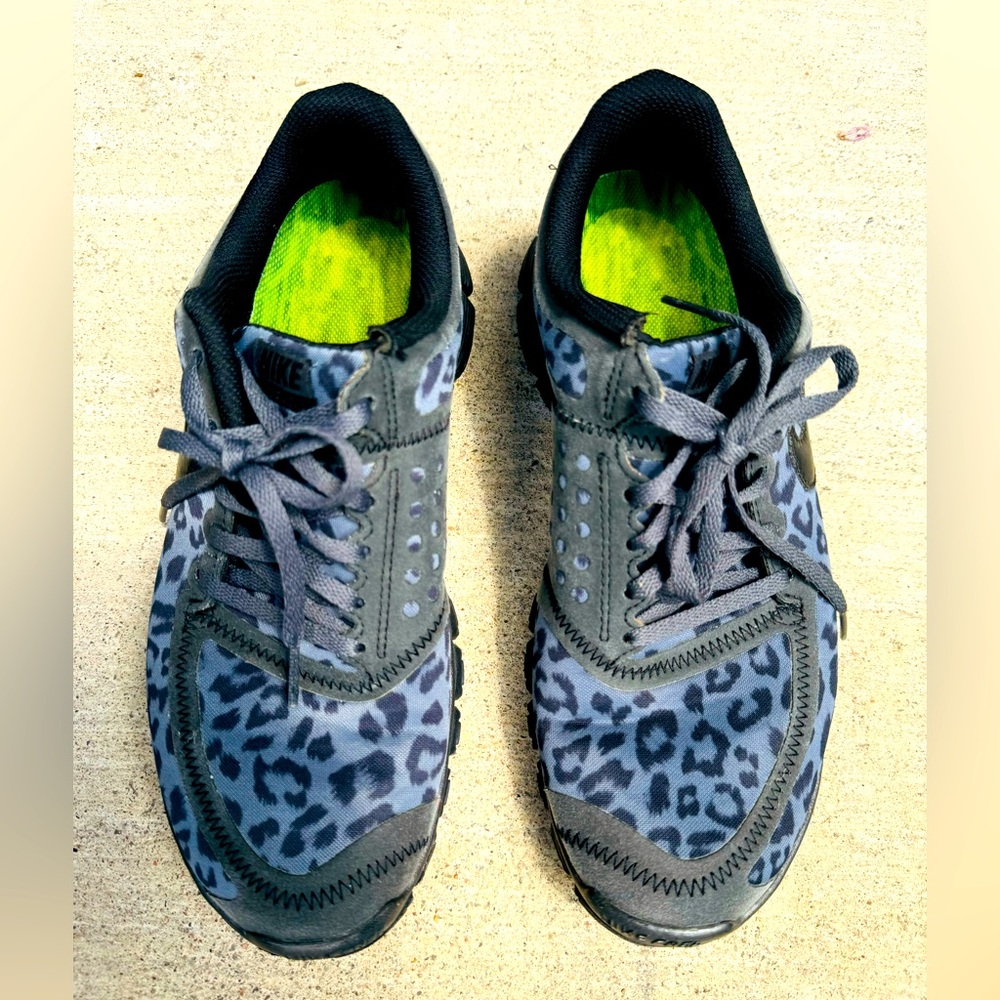 Nike! Grey and black leopard print sneakers